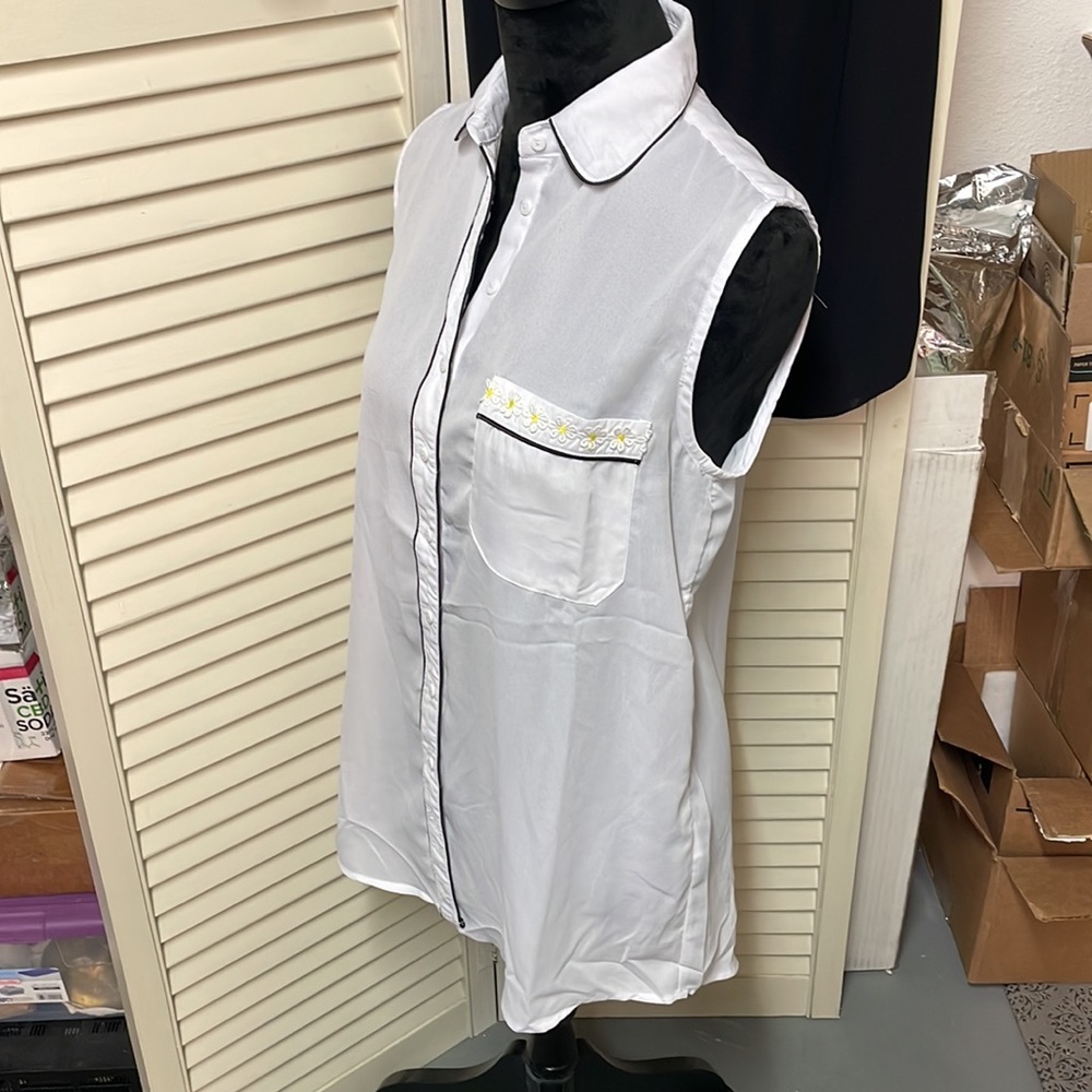 vLd women’s white sleeveless blouse with embroidery